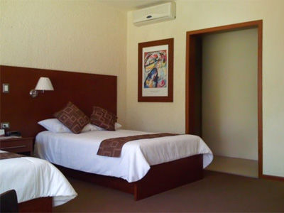Hotel Aeropuerto Morelia Alvaro Obregon ภายนอก รูปภาพ